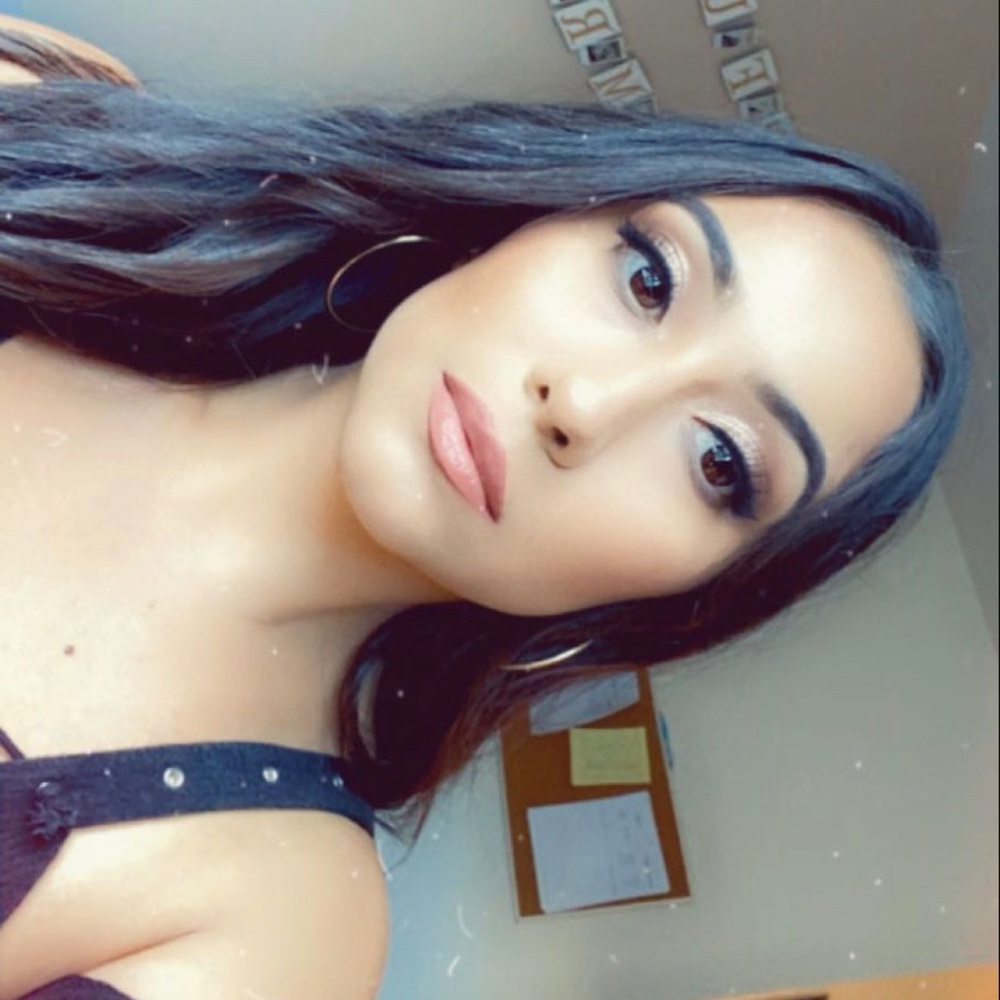 Meet your Posher, Angelita